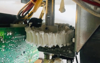 4 Reasons Why You Need a New Garage Door Opener