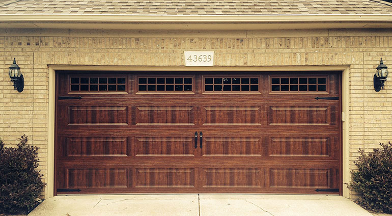 Fimbel Olympus House Garage Door Picture