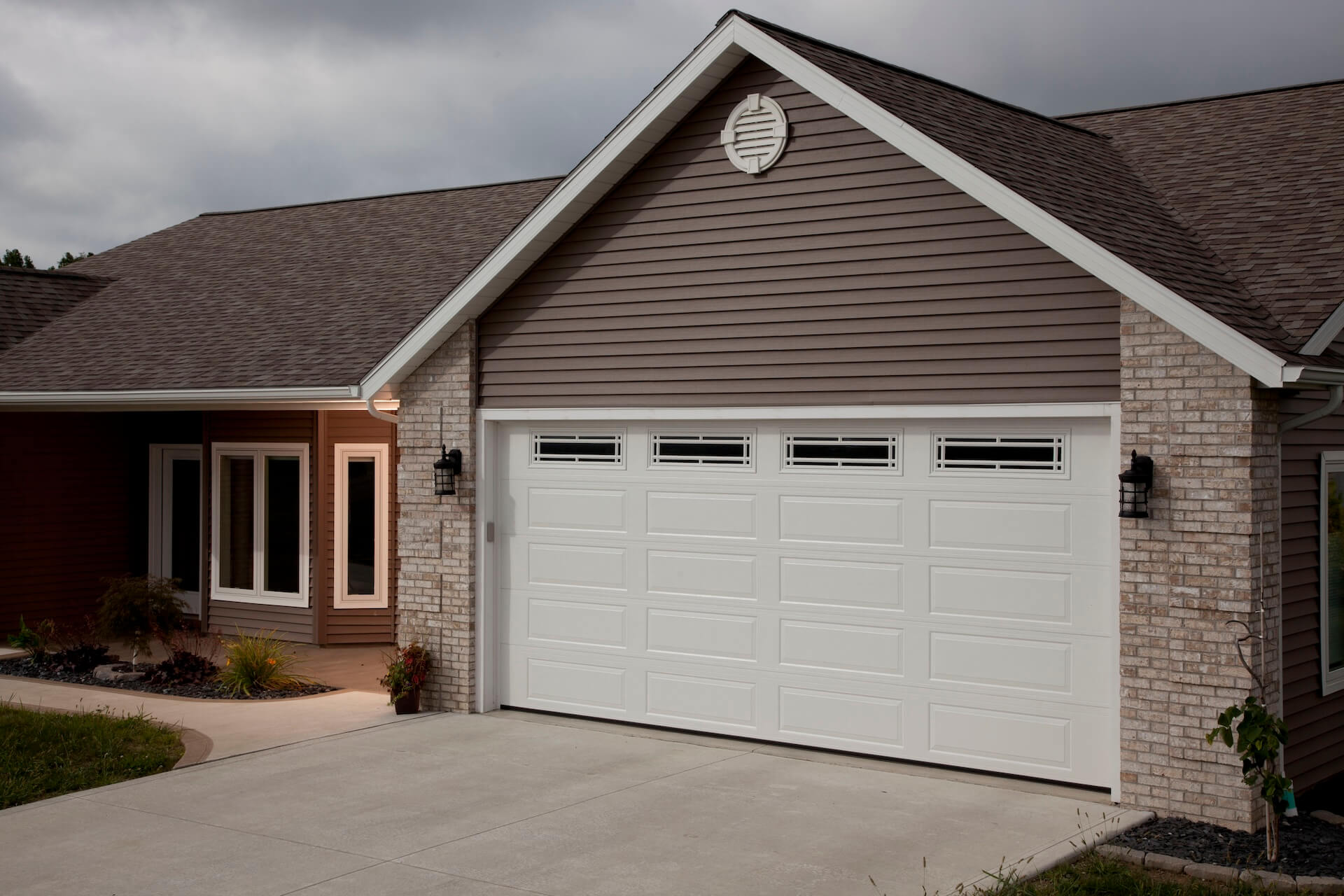 Michigan Aluminum Garage Door Installation, Repair and Maintenance